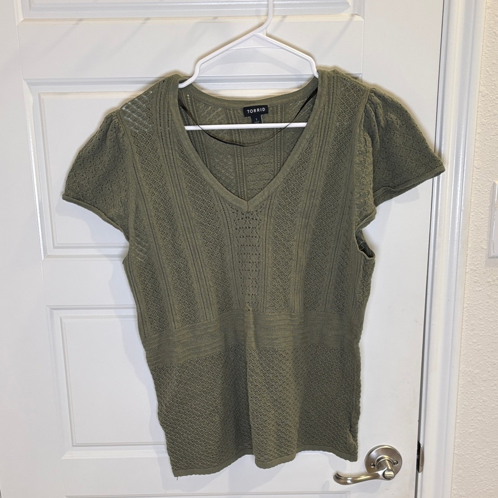 Torrid Olive Green Textured Knit V Neck Top Size 1